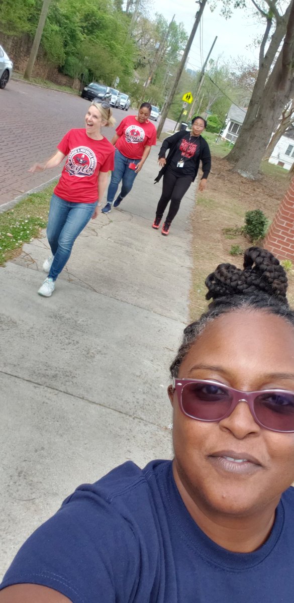 apsBAMOAcademy's tweet photo. #BAMOEagles family #BeWellAtAPS #WalkitoutWednesdays @apsupdate @Robinviews @AP_Holloman @drkalag @DrLisaHerring #educatorfun https://t.co/4Qb7JAKFLJ