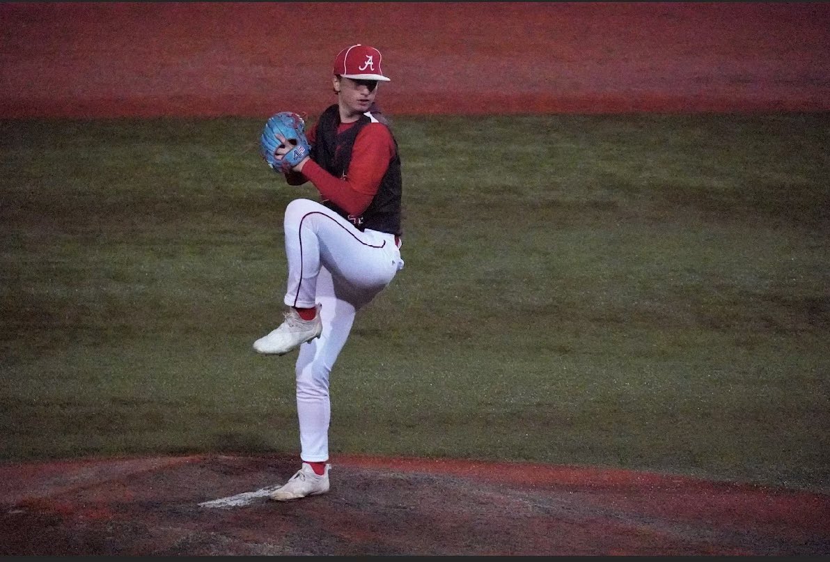 #Lopes Player to Watch 👀🚨

Mason Horwat 23’ is off to a dominant start. With a 4 pitch mix and 88mph FB🔥, it’s no surprise he’s generating lots of swings and misses.

Season Snapshot: 📸
16.1 IP 💪🏼
26Ks 🔥
1.28 ERA 💯
.980 WHIP 🎯
.109 Opp. BA 👊

@PBRPennsylvania <a href="/AvonworthA/">Avonworth Athletics</a>