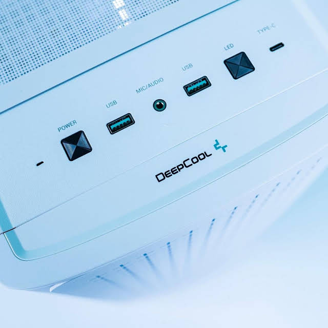 DeepCoolNA's tweet photo. Staying Frosty
#CK560 #deepcool #whitecase #pcbuild #esports #gamerpc #tech #rgbpc #midtowercase #pcmr #whitebuild https://t.co/VdlI4i5toZ