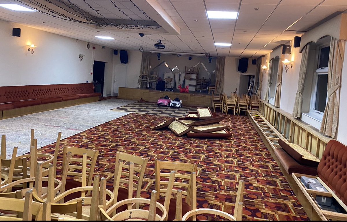 𝙒𝙝𝙤 𝙧𝙚𝙢𝙚𝙢𝙗𝙚𝙧𝙨 𝙤𝙪𝙧 𝙡𝙖𝙧𝙜𝙚 𝙛𝙪𝙣𝙘𝙩𝙞𝙤𝙣 𝙧𝙤𝙤𝙢 𝙗𝙚𝙛𝙤𝙧𝙚 𝙤𝙪𝙧 𝙧𝙚𝙛𝙪𝙧𝙗𝙞𝙨𝙝𝙢𝙚𝙣𝙩.....