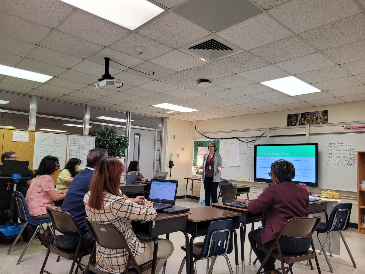 mrsfreeman79's tweet photo. I love seeing teacher-leaders step up to the plate and lead CBPLS! Shout out to @skcpayne at @DunnES_AISD for leading the way with the Cloze Activity presentation for 1st &amp; 2nd grade! Keep shining! @c10burggy @TCarinP  #putmeincoach #togetherweshine https://t.co/6fKRUQ4jti