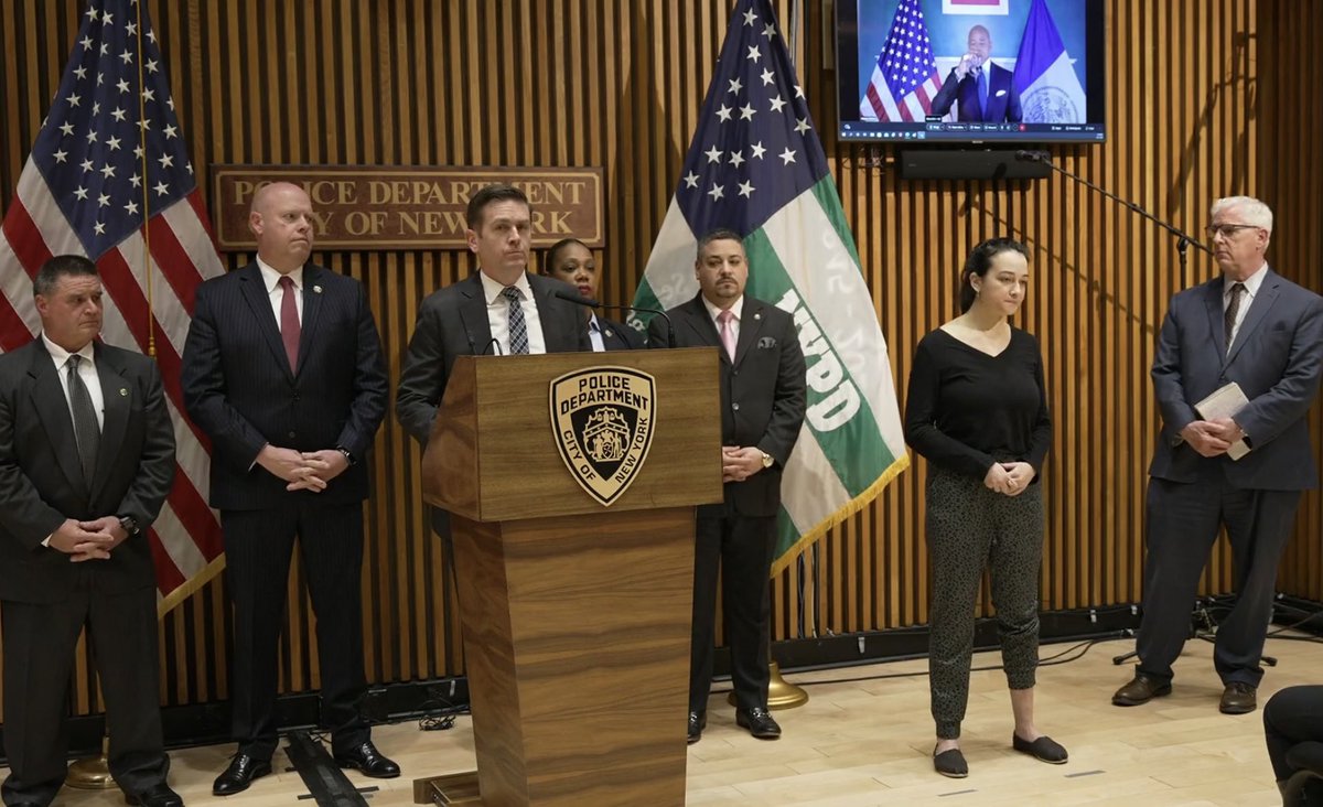 NYPDPC's tweet image. Our city is stronger and safer together!

We’re grateful to our federal partners who were instrumental in our collaborative investigation of Tuesday’s subway shooting that led to the arrest Frank Robert James — and to the public for their vigilance and help sharing information.