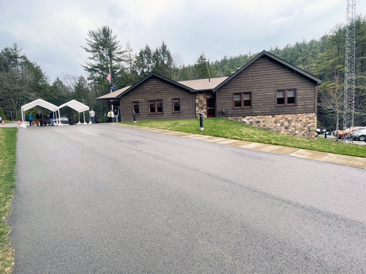 DCNRnews's tweet photo. DCNR Secretary Cindy Adams Dunn visited #CookForestStatePark for a dedication ceremony at the new park office and visitor center. Learn more ➡ https://t.co/tkYYy4kl0v #PAStateParks https://t.co/oMN8zK99Dl