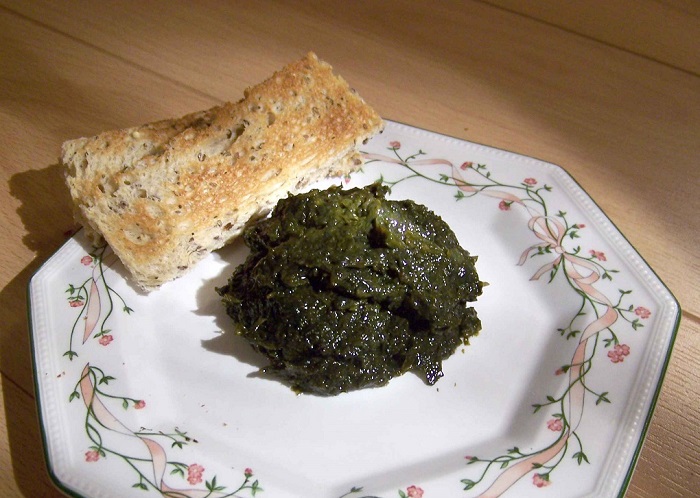 Have you ever tried Welsh laverbread? It's full of iron and vitamins. britishfoodandtravel.com/2022/04/13/wel… #NationalLaverbreadDay