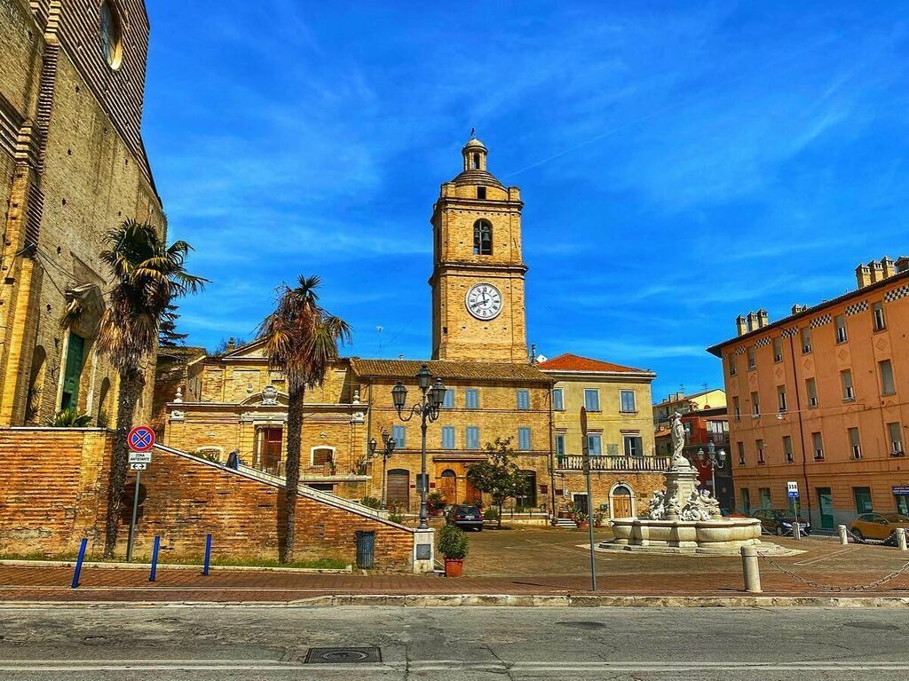 guardapsgiorgio's tweet photo. La storia.
📸  by @lol__2962 
📍 Porto San Giorgio
.
👇👇👇👇
#️⃣ #guardaportosangiorgio #portosangiorgio
Segui, Fb e Insta @guardaportosangiorgio 
.
Potremmo condividere il tuo scatto di Porto San Giorgio
.
.
Twin gallery: @lookatportosangiorgio
.

#m… https://t.co/KSVpx38T8i https://t.co/oz1NSRu6q0