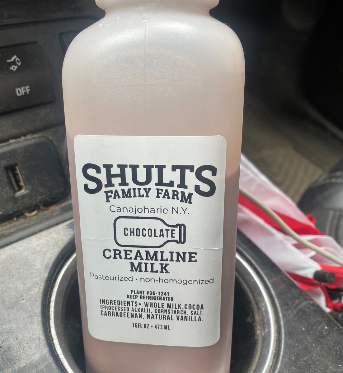 PeterforNY19's tweet photo. Out on the road traveling in the new 51st Senate District and in need of a little pick-me-up so I made a pit stop at Shults Farm Market & Deli in Canajoharie. Mary Beth took good care of me - chocolate milk for now, liver sausage for later. #MontgomeryCounty #Fighting51st https://t.co/3VkOrXYeyK