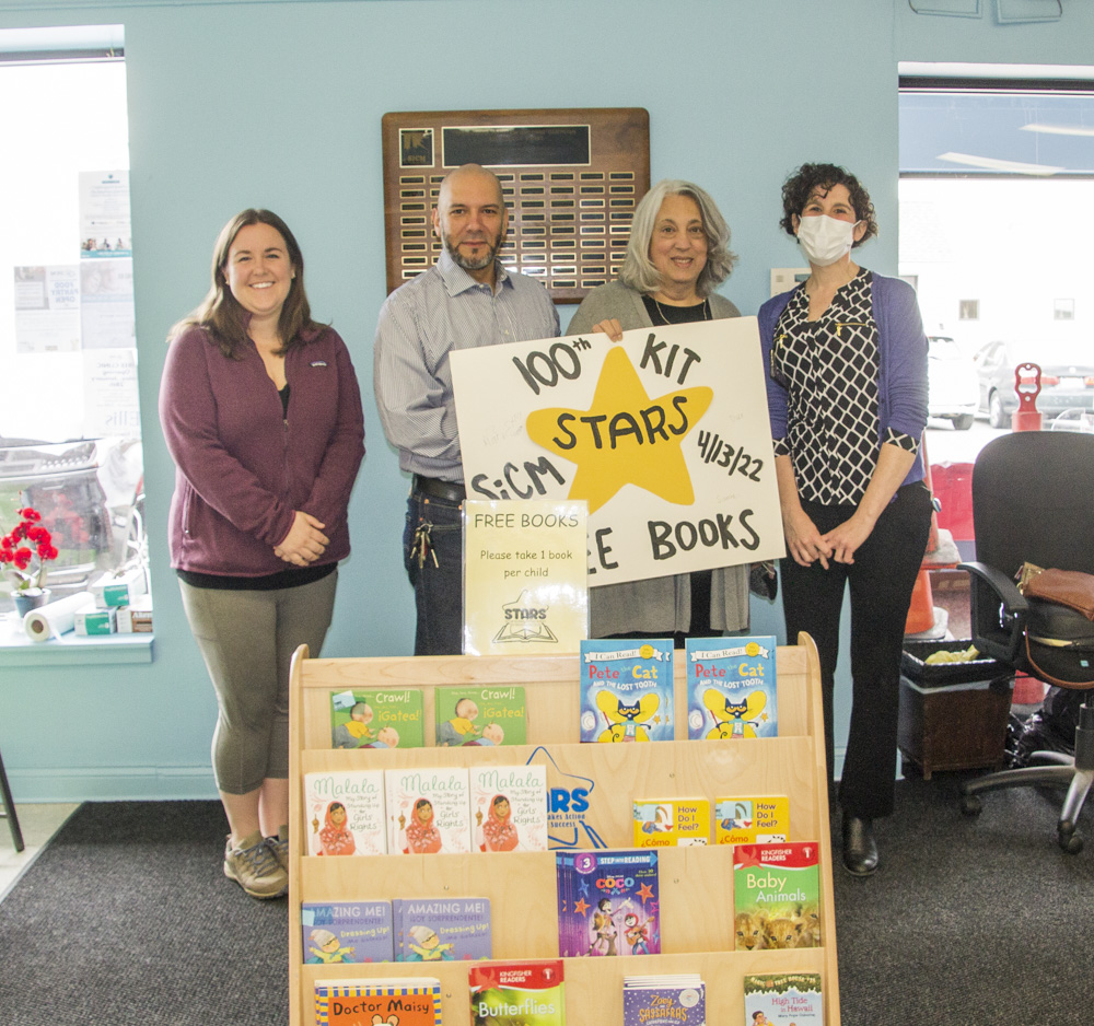 SiCmny's tweet photo. Thank you to our friends at @SchdyCountyNY Public Library & @wildwoodprogram for donating books to SiCM today! We are delighted to be the 100th donation from STARS (Schenectady Takes Action for Reading Success). #starsprogram #sicm #foodpantry #schenectady https://t.co/ibdQ4HRnyK