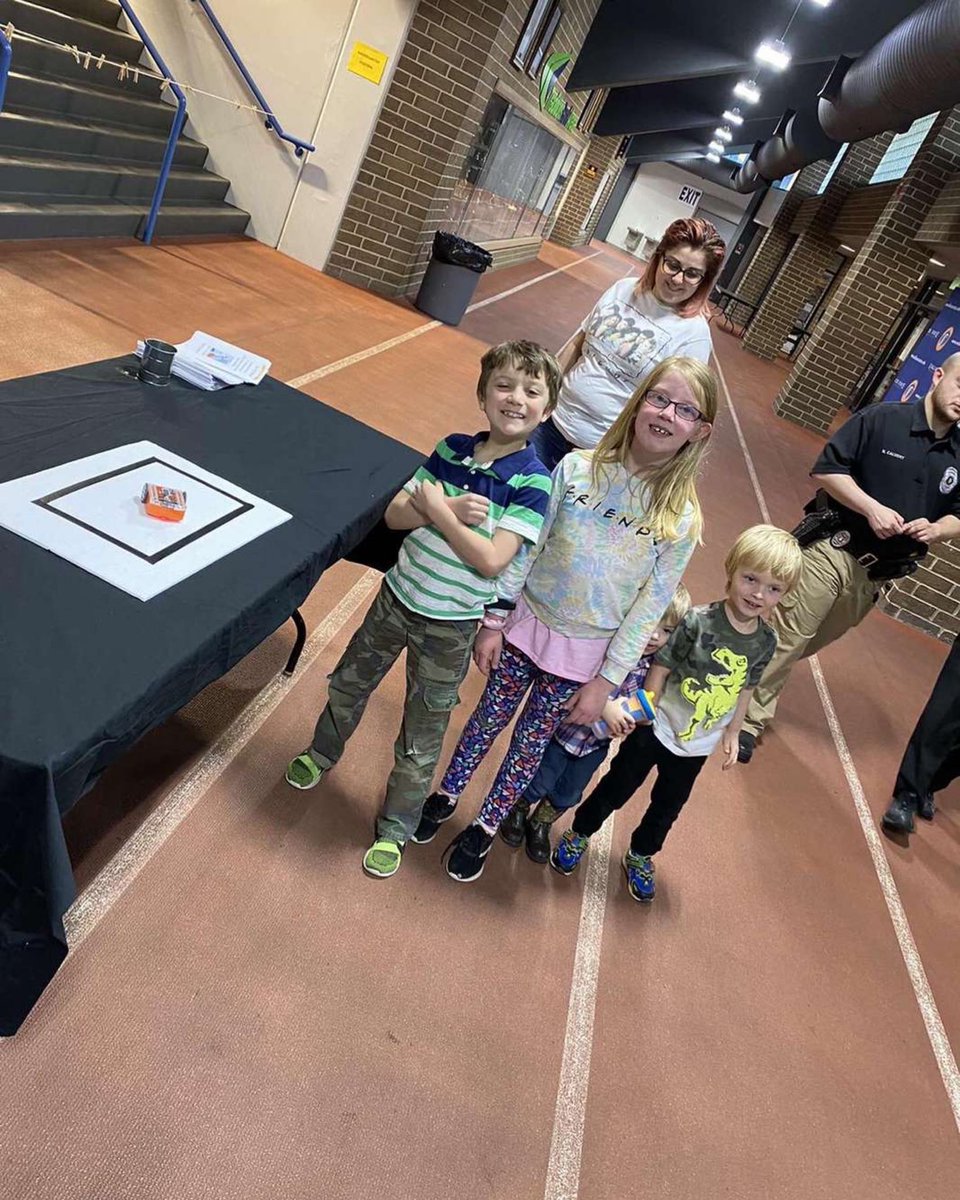 ghhs_teambruno's tweet photo. We visited the Cullman County Science Fair to explain our mission and show the community what Good Hope High is bringing to the table 💪 @CCBOEAL @CclineG @CarolFetters @shanebarnette @goodhopehigh https://t.co/b2Ao57RayQ