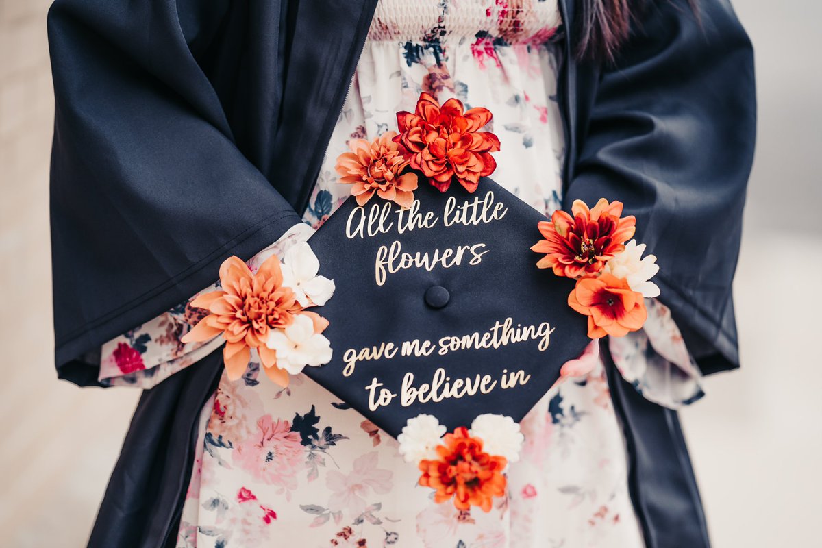 lizzabeth_0802's tweet photo. Thank you @halsey for getting me through Nursing school🧡 Halsey, you will forever be my favorite and an inspiration to follow my dreams https://t.co/sBJfdcf4hh