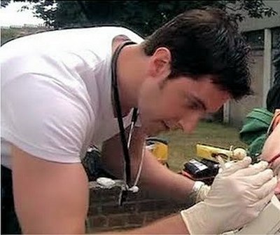 RichartinFan's tweet photo. Mr #RichardArmitage🧔🏻‍♂️✨🥰
As Dr #AlecTrack 🧡🩺
Sexiest doctor/paramedic in London ever! 🇬🇧🔥 what a man! 😍
Srsly who doesn't want to bite and kiss and lick his sexy strong biceps? 😜🔥😛 I would hurt myself all the time just for this Mr. Armitage to come and help me! 😋🖤 https://t.co/nH3Sg4dumX