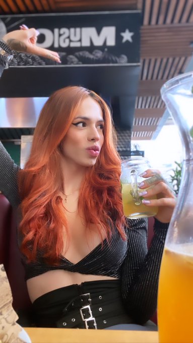 Aqu&iacute; y ahora #gracias gracias gracias https://t.co/O5ks7Oe3Qc<a href="/tag/gracias"class="tags">#gracias</a>