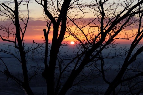 If you're planning to join us at Rattlesnake Point for the Sunrise Service on Sunday please make sure you've registered by 11am tomorrow (April 14th) Go to southsidemilton.org/easter-at-sout… for the link. #sunrise #rattlesnakepoint #eastersunrise