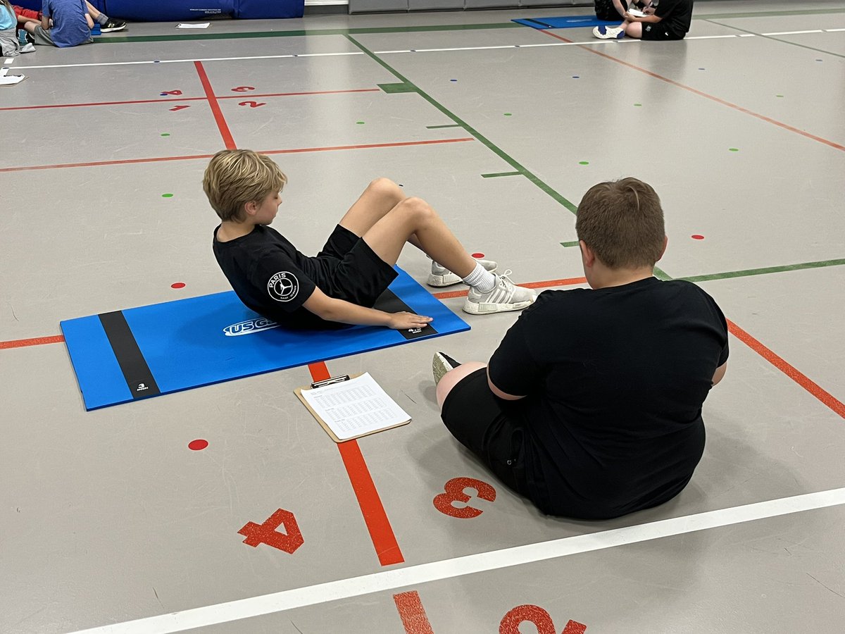 MsWhitt_Teaches's tweet photo. FitnessGram!! Up…Down…1! 
@rockenbaughES https://t.co/2LSBas0ULX