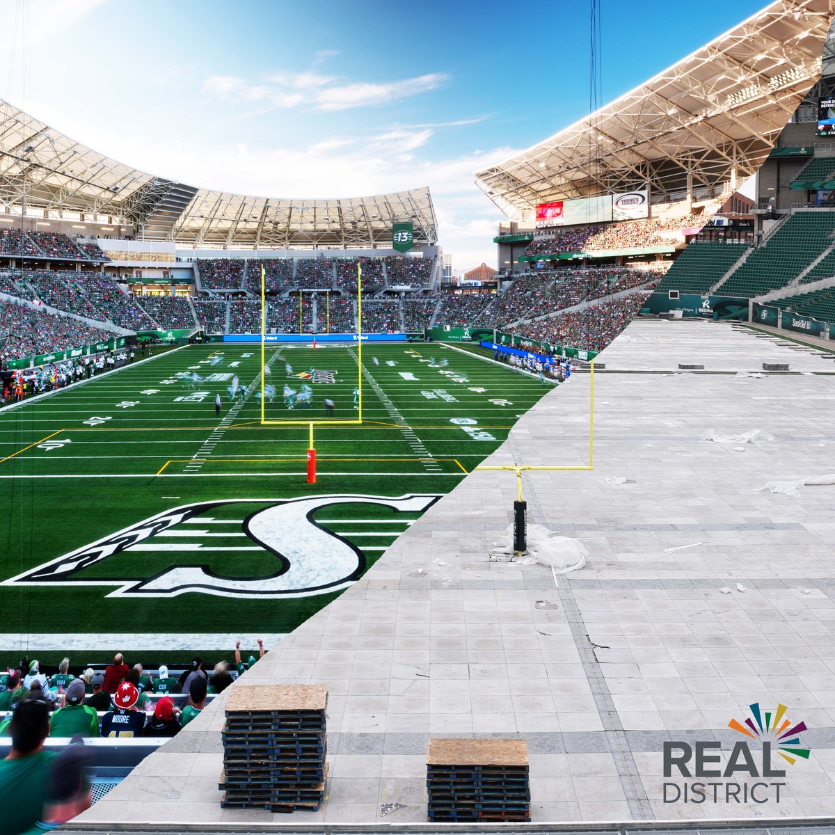 This weather has us dreaming of warmer days spent cheering on our <a href="/sskroughriders/">Saskatchewan Roughriders</a>! Hang on, summer will be here soon 🤞

This graphic was designed by <a href="/scottcollegiate/">Scott Collegiate</a> student Emery Johnston.

#REALDistrict