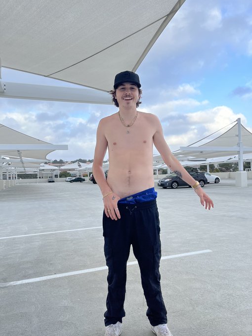 Suck my dick in the parking lot 👀🤤🤤 https://t.co/kZ4FV9mJK3