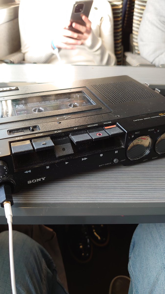 FFVIMan's tweet photo. Un #Sony #TCD5. Soit le lecteur enregistreur de cassettes audio qui a initier le patron de Sony de faire le premier Walkman : https://t.co/XfnjbNtHBZ