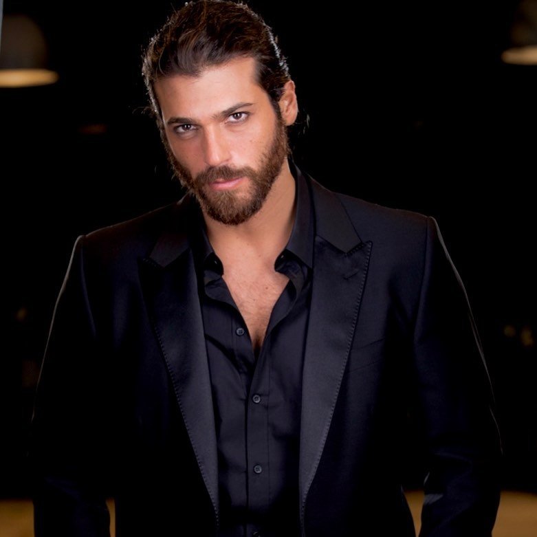 ClubCanNoviMari's tweet photo. Reposted from @canyaman Mania.

@canyamanmaniaofficial 
https://t.co/tk2VNDVL9C

Stay tuned for surprises ⭐️ 

No he desaparecido jeje, feliz semana santa 🤗🌹

#canyaman💙
#canyaman❤ 
#canyamanfans 
#canyamansandokan 
#camyaman 
#canyaman1989 
#canyamanstyle https://t.co/aphPBiMO0G