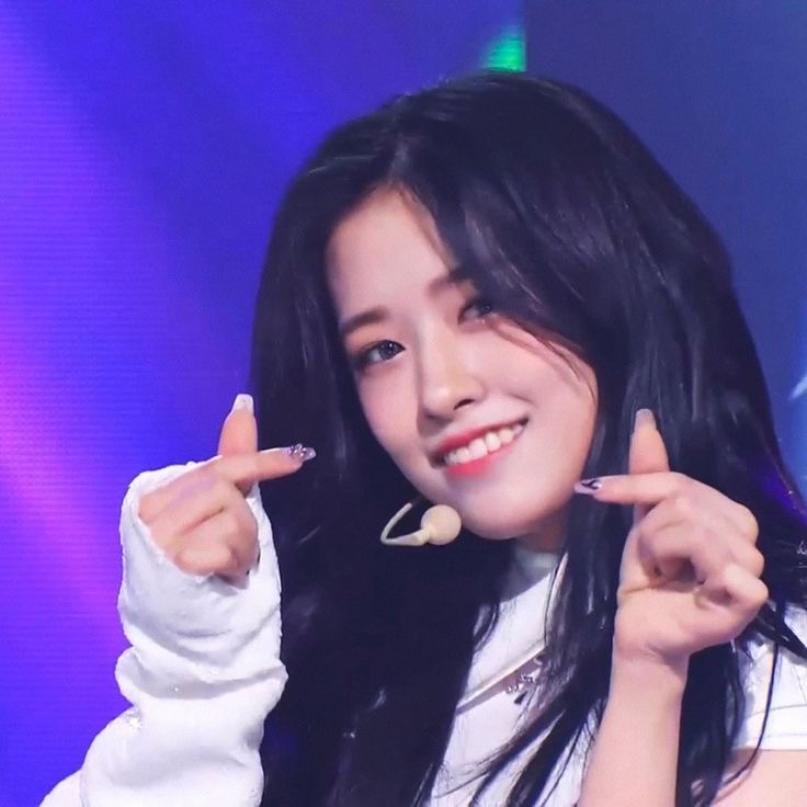yujinniehour's tweet photo. [♡] #YUJIN #유진 #IVE #아이브 https://t.co/RFSrWpVgx9