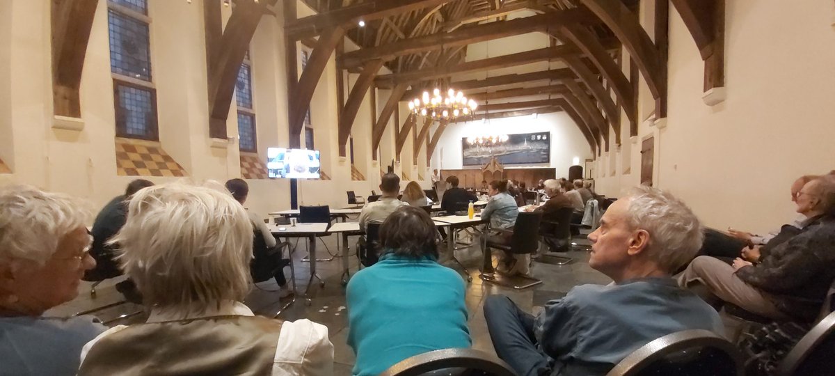 StadspartijZ's tweet photo. College-onderhandelingen: neem bewoners serieus
https://t.co/L8m3X4wdTh

In de Burgerzaal heeft informateur André Putker vanavond verslag gedaan van de gesprekken die met alle partijen zijn gevoerd als voorbereiding op de formatie van een nieuw college. De GroenLinkser heeft... https://t.co/O1lMuGgGM8