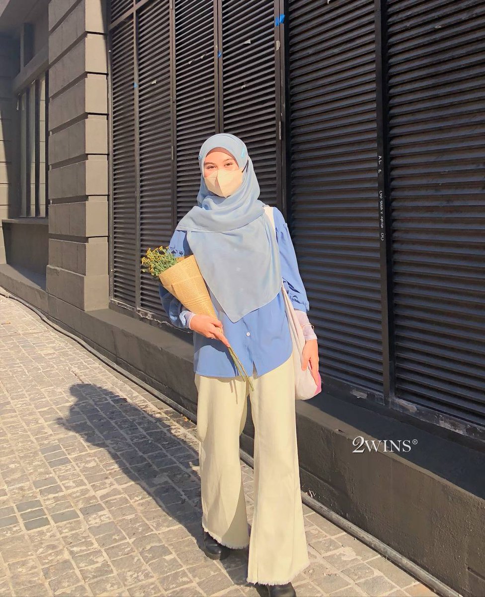 2winsExclusive's tweet photo. Since ramai cakap takde untuk orang rendah ke?
Here you go! Launching Sandra jeans color cream short version (length 38 inch) https://t.co/o8GraQOPzo