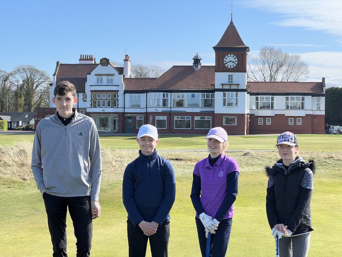 The winning team today at Formby Ladies with 111 points. Thanks for the early advice ⁦⁦<a href="/JohnParrottSpor/">JohnParrottSports</a>⁩ I managed to score 48points.