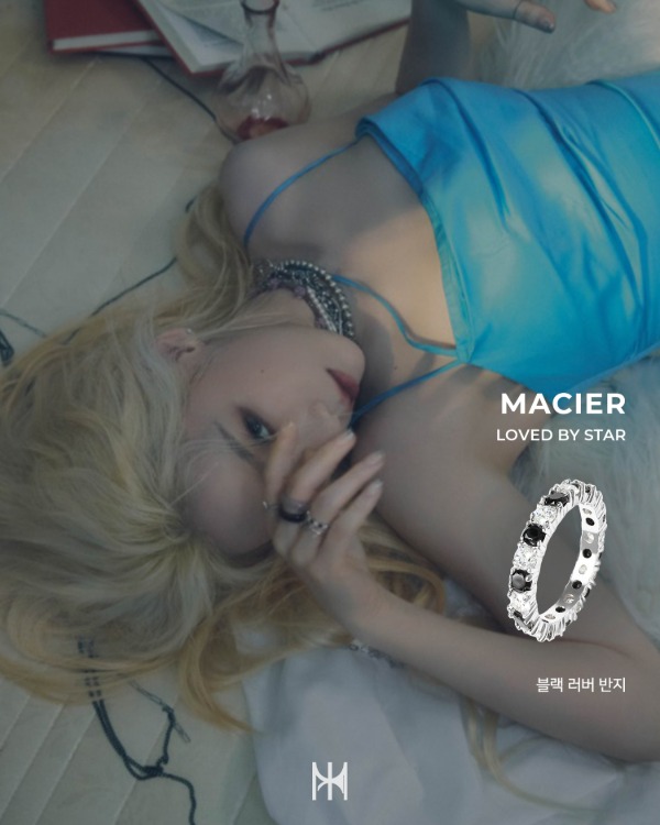 evenbetterstore's tweet photo. Macier Black love ring รุ่นนี้แทยอน กับโรเซ่ก็ใส่นะคะ ใส่ออกมาแล้วสวยมากๆเป็นตัว best ของทางแบรนด์เลยค่ะ วงละ 940 บาท มัดจำได้ 500
—
#พรีออเดอร์เกาหลี #ตลาดนัดแทยอน #ตลาดนัดsnsd #ตลาดนัดblackpink #macier https://t.co/3lAbMy17LE
