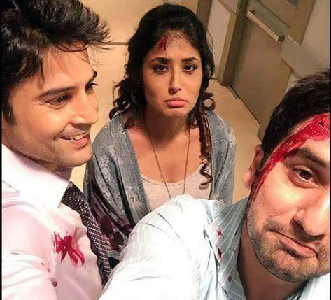 namrata_3198's tweet photo. Memories ❤
@RK1610IsMe @Kritika_Kamra @PuruChibber @GOLDIEBEHL #Reporters #7yearsofreporters https://t.co/4PNxmboijX
