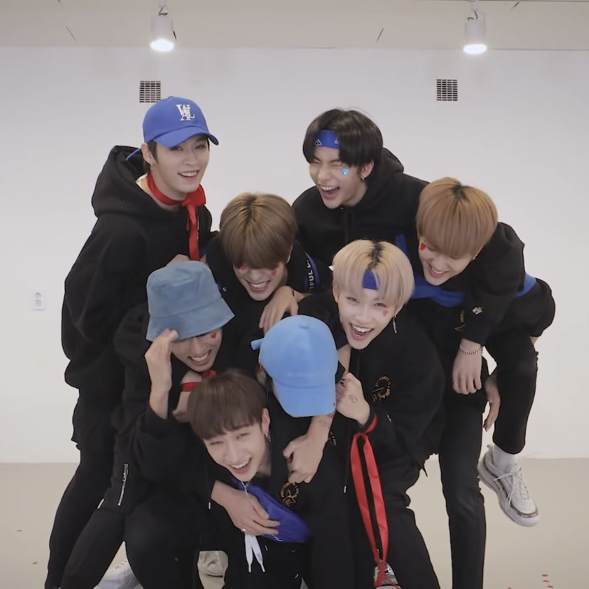 skzsmiley's tweet photo. Hello! this is an account dedicated to our beloveds @Stray_Kids and their priceless smiles. Rts and likes are appreciated, thank you! https://t.co/nRGKfhuo7w