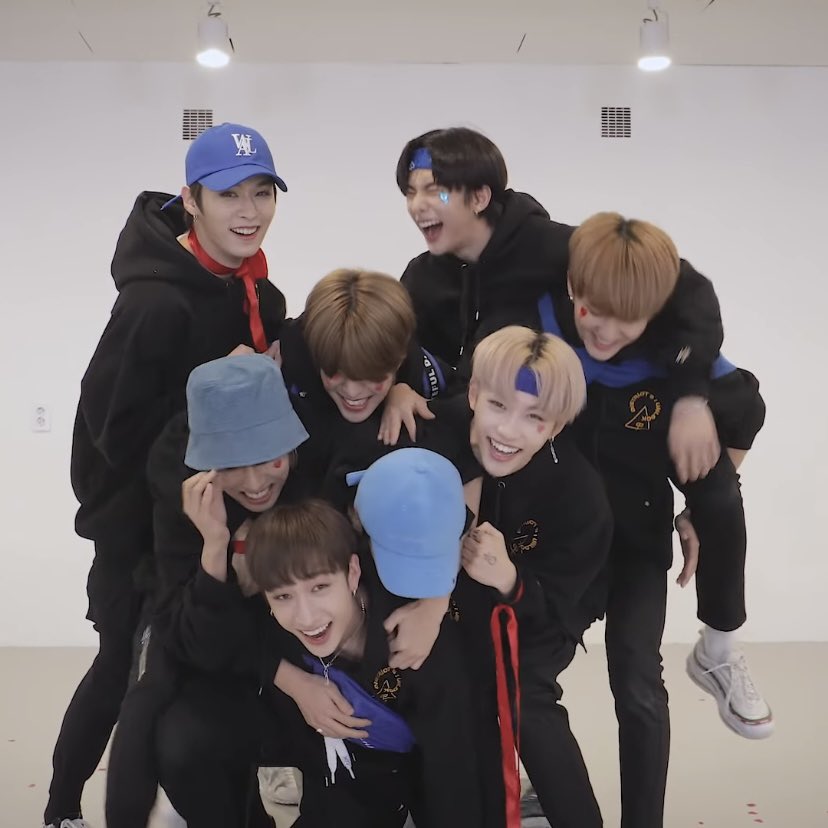 skzsmiley's tweet photo. Hello! this is an account dedicated to our beloveds @Stray_Kids and their priceless smiles. Rts and likes are appreciated, thank you! https://t.co/nRGKfhuo7w