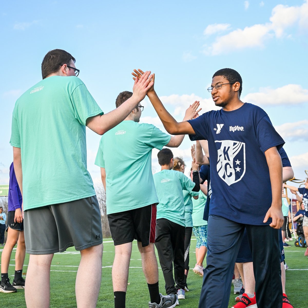 thekccurrent's tweet photo. 💪 Our Soccer Community 💪

Yesterday, @eball_er and @khamilton17 stopped by a @KansasCityYMCA Challenger soccer practice! https://t.co/waHsYqEJre