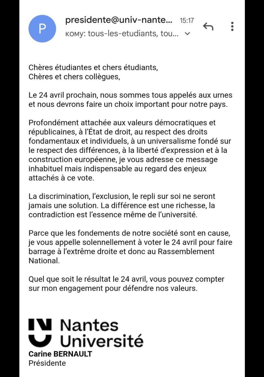 FranckLC's tweet photo. Pour qui elle se prend #CarineBernault ? Notre pays souffre, il va très mal, il faut en terminer au plus vite avec cet "idéologisme" gauchiste bien pensant qui se pense au dessus des autres, qui veut détruire notre pays. Il faut vite les faire redescendre !
#MacronDehors https://t.co/ifk50BPdru