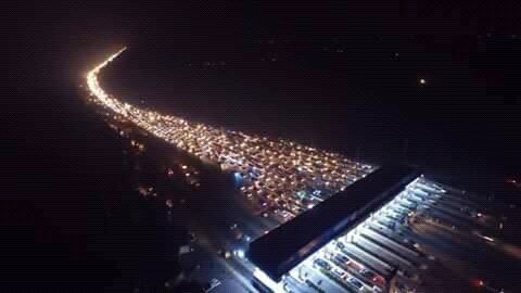 M_Usmann's tweet photo. This pic was Of Famous raiwind Jalsa in 2016..Tsunami of ppl were entering Lahore.
Same will b situation on 21 April this month Inshallah in Lahore Jalsa
#امپورٹڈ_حکومت_نامنظور https://t.co/OYM7WrSaDu