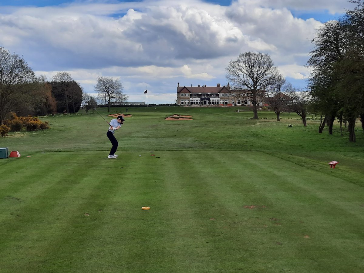 scarletgolf's tweet photo. Enjoyed playing in the @petecowengolf junior golf competition @LindrickGC Didn’t score as well as I could have but game showing positive signs going into the new season 🏌️‍♀️👊@peakusagolf https://t.co/UM4x0hgi4O