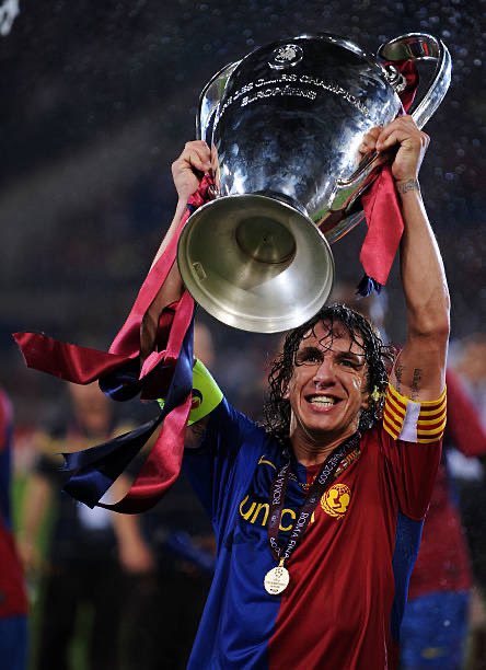 Happy birthday to one of the most decorated defenders of all time, Carles Puyol  : Shaun Botterill (Getty Images) 