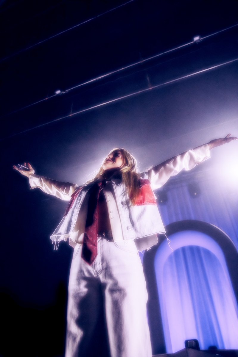 onestowatch's tweet image. Our heart belongs to @ashemusic 💘

📸: @SarahOhta