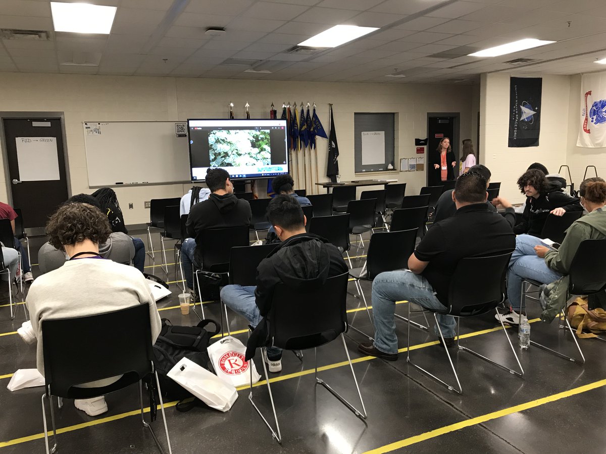 RcsCareer's tweet photo. It's "Adulting Day" at the CCA! Seniors are attending different workshops on healthy eating, vehicle maintenance, interview skills, banking and more as they prepare to become adults after graduation!#1Rome https://t.co/4zUTsidYGm