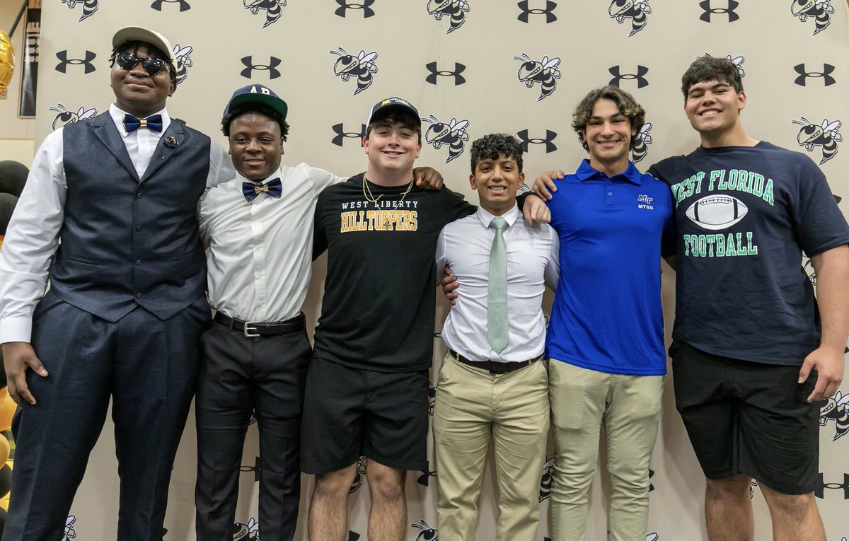 𝕆𝕗𝕗𝕚𝕔𝕚𝕒𝕝! Happy to be apart of the Hilltoppers family! LETS GET TO WORK! @WLUHILLTOPPERS <a href="/coachmonte91/">jeff monteroso</a> <a href="/HornetFB_1MOORE/">BMC Football</a> <a href="/coachmicahjd/">Coach Micah J. Davis</a> <a href="/TGurley81/">Tori Gurley</a>