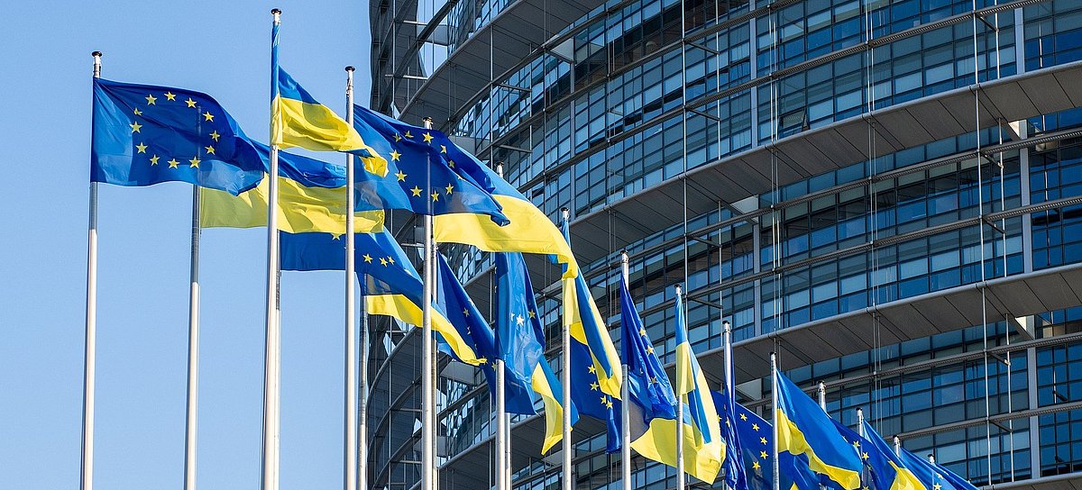 📌 Aktuell: Befristeter Krisenrahmen – EU-Beihilfen vor dem Hintergrund des Ukraine-Kriegs : Die Sanktionen wirken sich drastisch auf die russische Wirtschaft aus, stellen aber auch öffentliche Unternehmen in Europa vor ernste Probleme.

Zum Artikel: zcu.io/vLrk