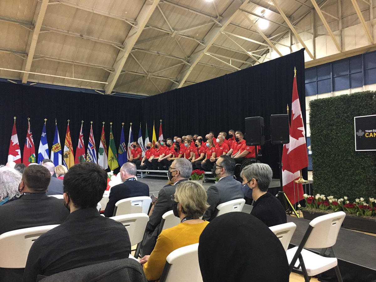 cyndiCMF's tweet photo. At the ceremony for Team Canada 🇨🇦 - as they head off to the Netherlands 🇳🇱 for the Invictus Games. https://t.co/gVaU0G85sY