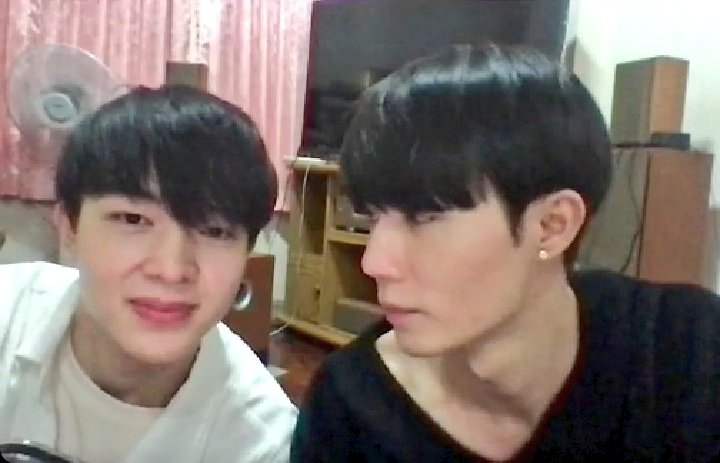สายตาคนคลั่งรักแฟนมาก อุ๊ย🤭
#ONESIAMroomxZeeNuNew