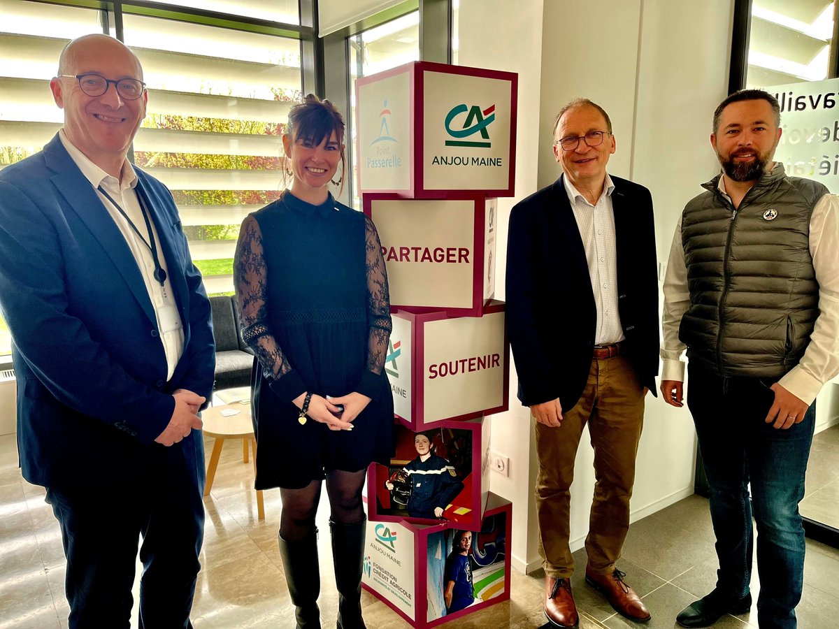 Aujourd'hui, rencontre avec Hubert BERGUE, Olivier BENOIT du #CreditAgricoleAnjouMaine. Merci pour leur soutien de toujours à notre association et nos actions !
#CreditAgricole #JCELaval #JCEF #VillageByCA #Laval #Mayenne #JeuneChambreEconomique #Partnership