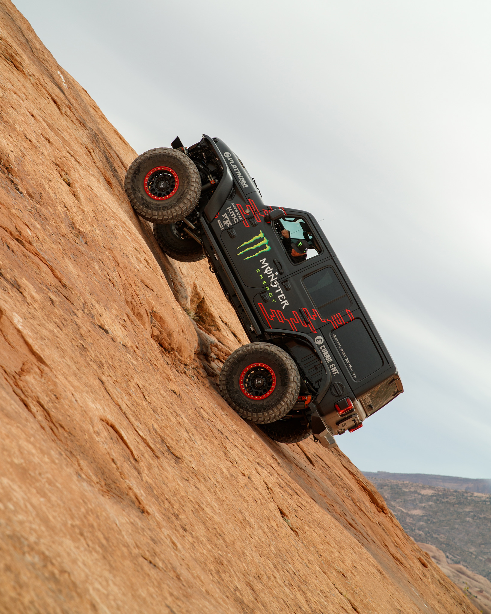 Casey Currie (CaseyCurrie) / Twitter