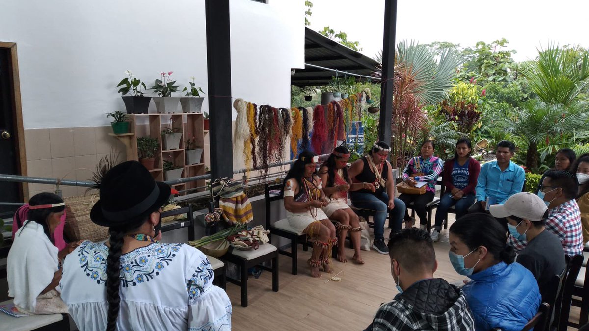 vozconfeniae's tweet photo. La Asociación de Mujeres Waorani #AMWAE realiza el evento e intercambios e experiencias en emprendimientos “Encuentro de Colores” con la participación de otras iniciativas de la Amazoni, Costa y Sierra como #AWAKUNA #ZULETA https://t.co/E7TAd8HCJs