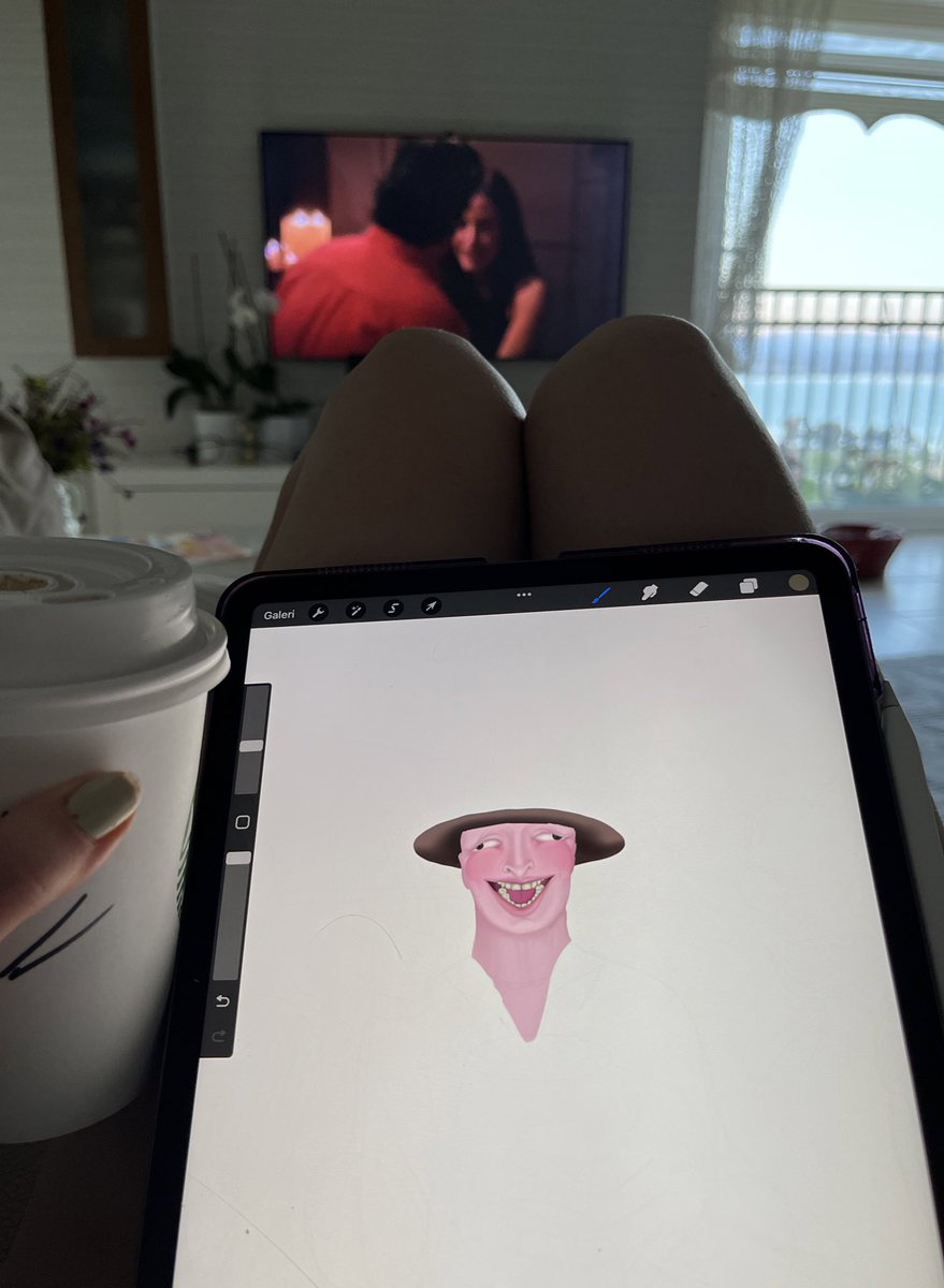 Hielloo hiello💜 working on my niieew biaabyyy⬇️