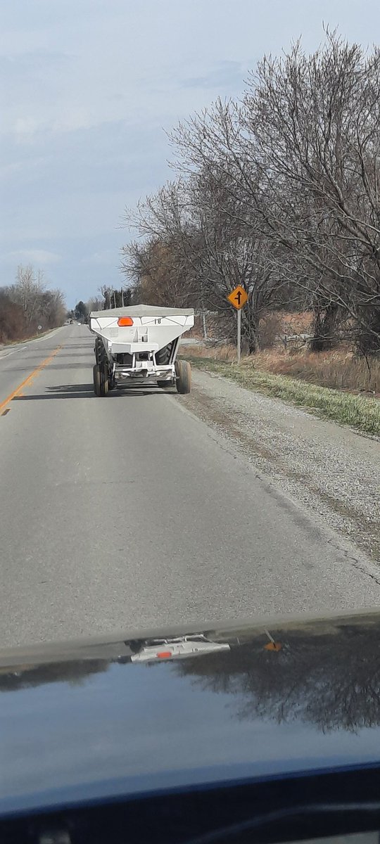 Dear at Ag Twitter please don't be this guy. Either you're on the road or off. This encourages people to pass when they shouldn't.  #Ontag