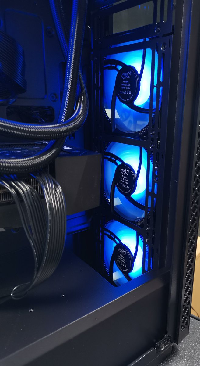 pc_shack_hull's tweet photo. Recent build created for a very happy customer.

High End Gaming ✅
3d Modelling and Design ✅
Video Editing ✅
Everything Else ✅

Contact us today to future proof your system.
Email: customerservices@pcshack.co.uk
Phone: 01482 245000 https://t.co/B8OGpRjtUg