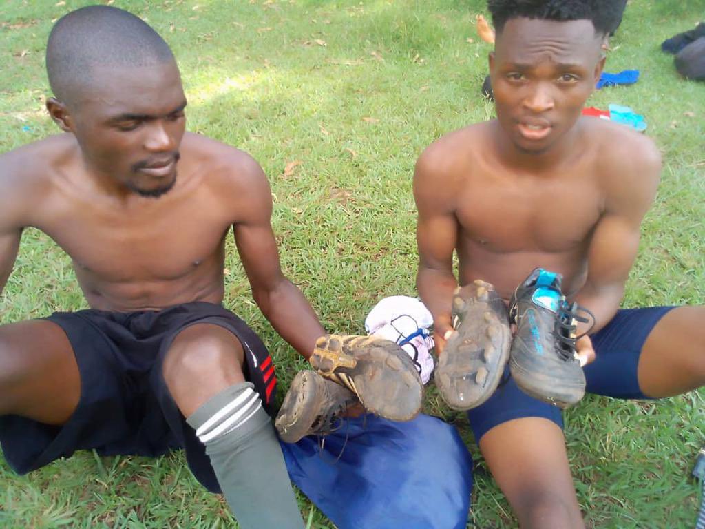KitAid's tweet photo. BOOT APPEAL     PLEASE HELP  
The KitAid FC U17 and FOMO mens teams desperately need replacement boots, sizes 6,7,8 &amp; 9.
Their season has started and they are playing in worn out, dangerous, stitched up boots
Please help us to collect 50 pairs which we will send by air https://t.co/ZFQ7Tumb11