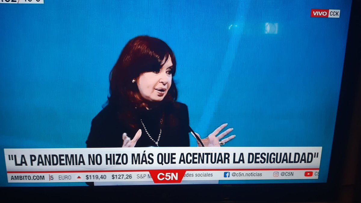 gerafolgueira's tweet photo. La jefa la está rompiendo. Pero rompiendo maaaaallll!!! https://t.co/KKExoyqzUe