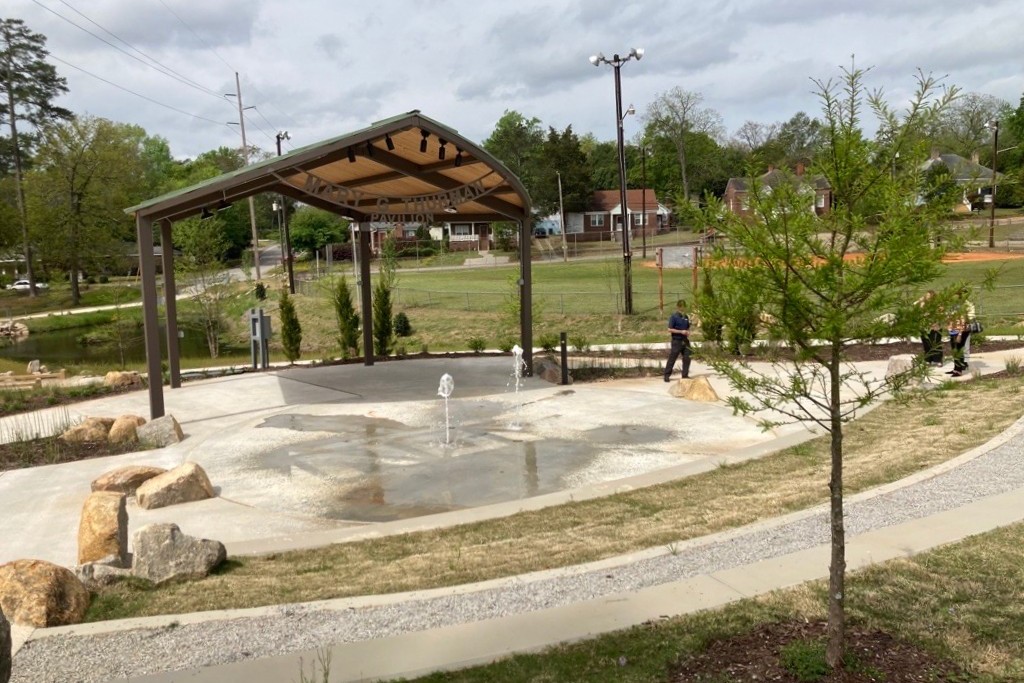 HUDgov's tweet photo. 📍 Next up is Hyatt Park, a CDBG footprint shaped by the City of Columbia's Parks &amp; Recreation Department and $315,000.00 in HUD funding.

Hyatt Park features a new playground, splash pad, climbing globe, hill slides, and more. https://t.co/slI7ZehqyR