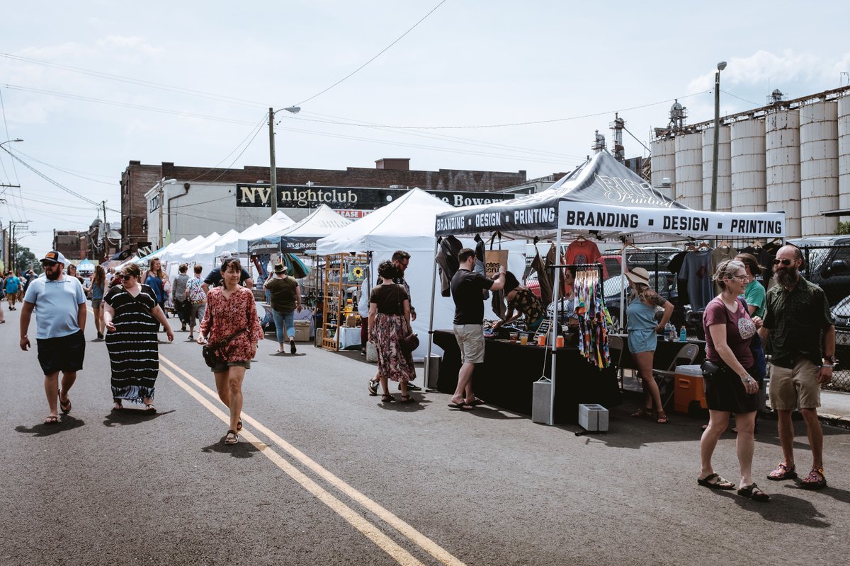 southernskies_'s tweet image. Attention Artists + Makers 📣 We are now accepting applications for the Maker Market at #SouthernSkies ✨ Saturday, May 14th in World&apos;s Fair Park! Apply today → bit.ly/38PHw2n #DogwoodArts #MakerCity #MakerMarket